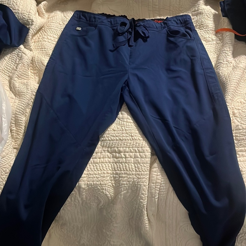 Scrub pants